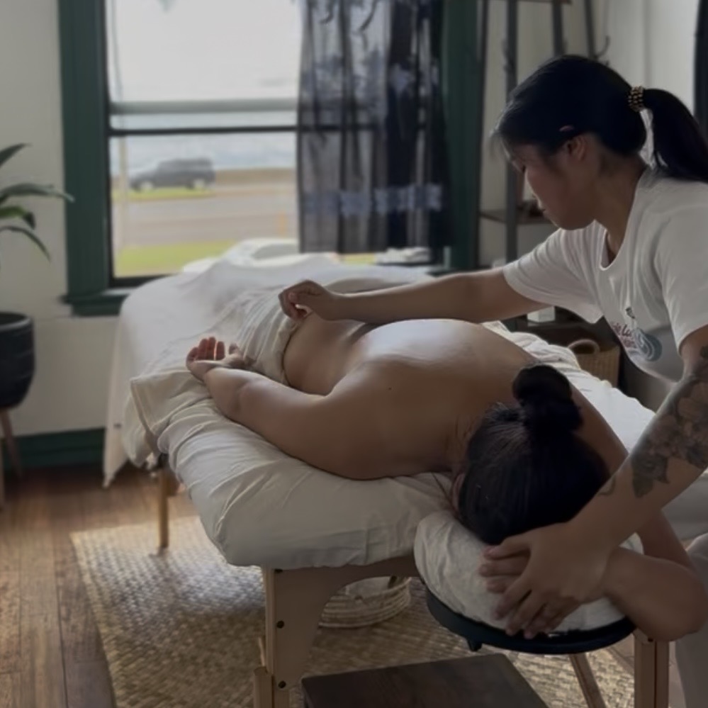 What Should I Know Before Booking a Lomilomi Massage?